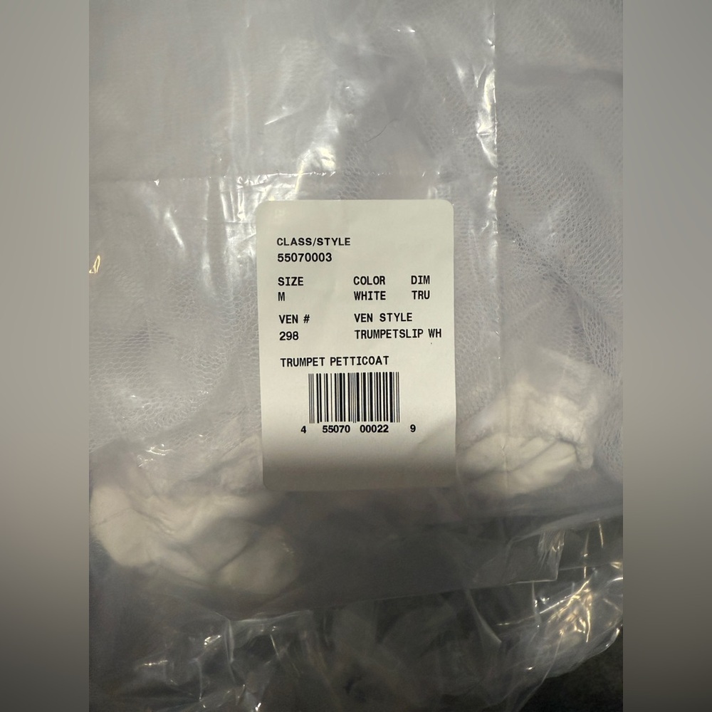 NWT DAVID'S BRIDAL Trumpet Slip - Picture 9 of 10